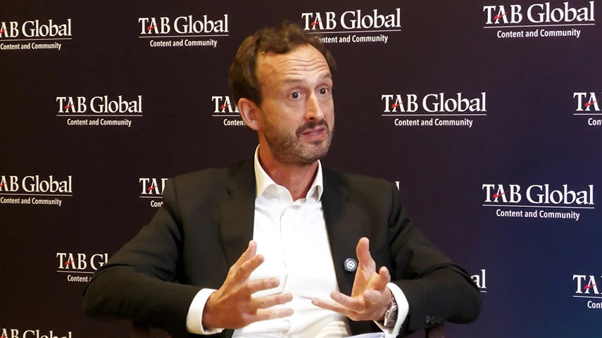 Why are transaction banks becoming complexity navigators in fragmented global flows?